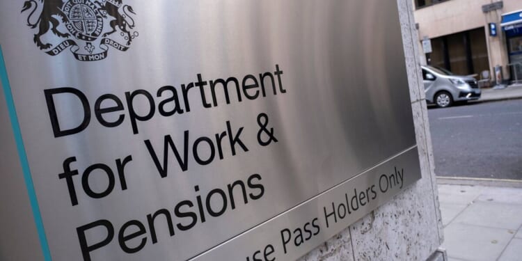 DWP claimants need to prepare for benefit 'gap' after Easter | Personal Finance | Finance