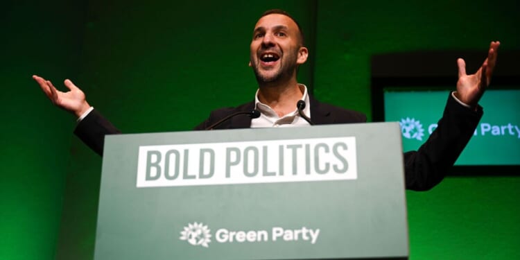 Fury at Zack Polanski ‘plan’ to cut UK speed limit to 55mph - 'lunatic' | Politics | News