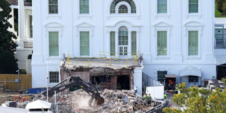 Donald Trump officials warn halting $400m White House expansion is threat to national security