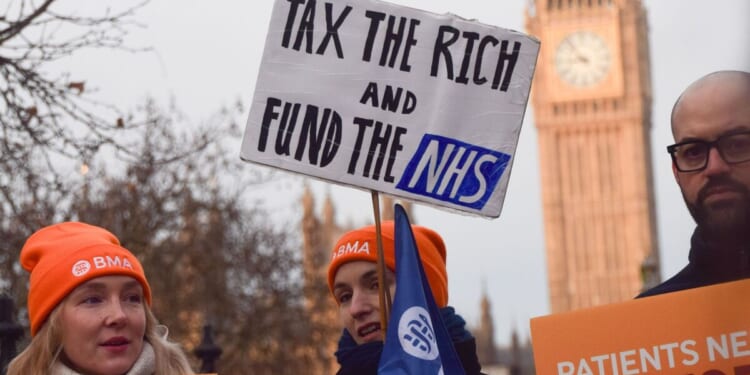 NHS to sideline striking doctors as Easter walkout threatens chaos | UK | News