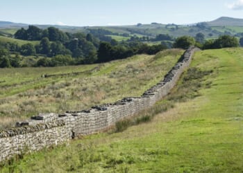 Fury as tourists wedge dog poo bags into UK's 1,900-year-old landmark | UK | News