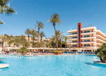 Hotel restaurant floor collapses in Majorca with tourists injured and 150 evacuated | World | News