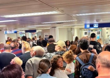 easyJet passengers vomiting and passing out as flight leaves without them | Travel News | Travel