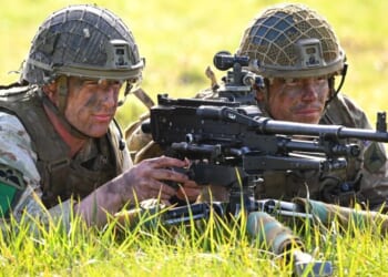 MoD loses track of 95,000 'fit and willing' veterans for urgent recall | UK | News