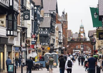 Britain's perfect high street revealed - free parking, bakery, coffee shop | UK | News