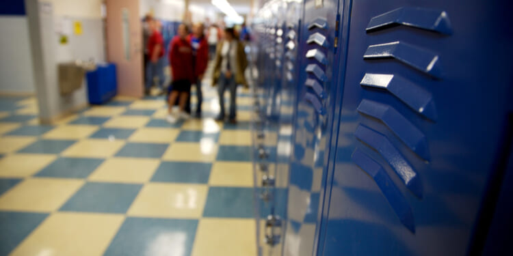 4 Kansas school districts gender identity policies broke federal law: Education Dept.