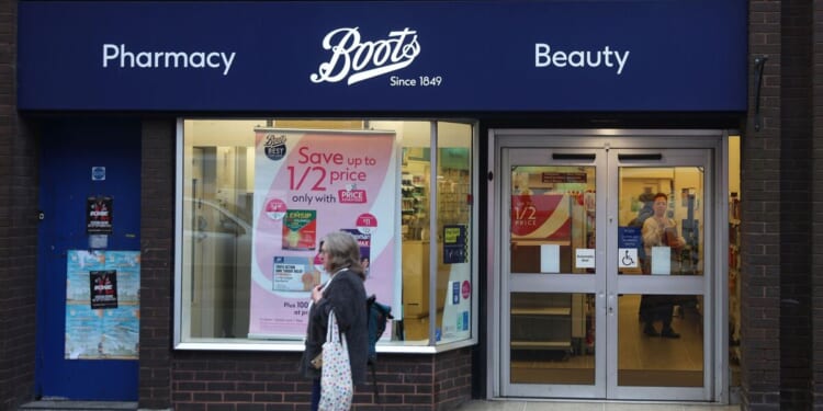 Boots introduces new £15.34 rule in all pharmacies in England | UK | News