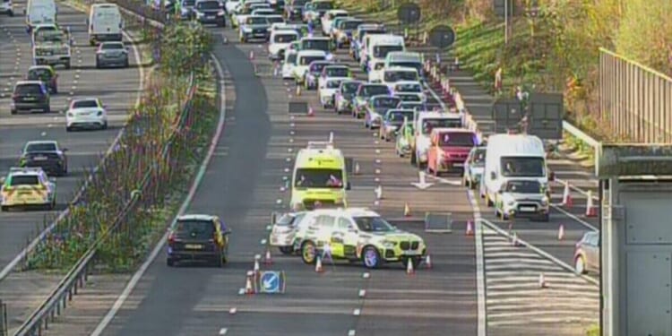 Busy motorway shut after serious crash near UK airport | UK | News