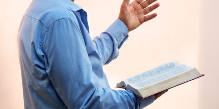 Canadians encouraged to contact senators to oppose bill banning quotes from Bible