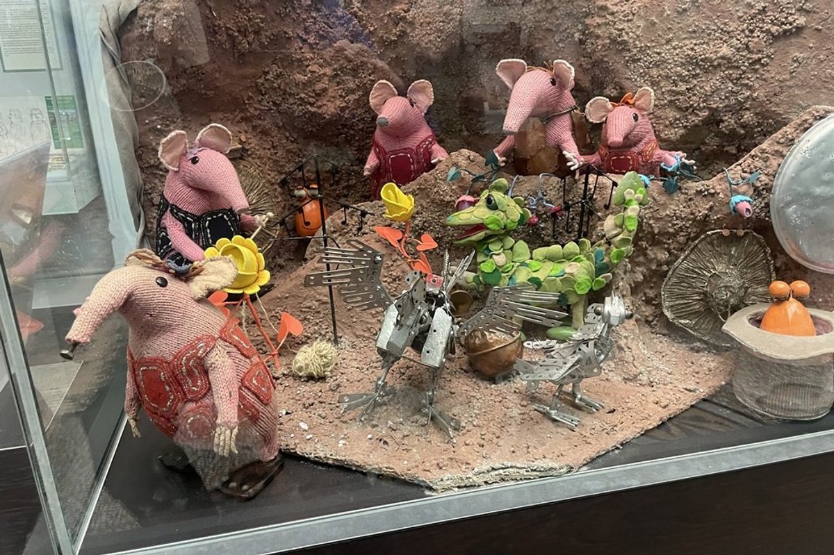 \u200bThe Mother Clanger (left)