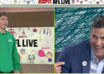 ESPN Anchor Breaks Down In Tears After Autistic Son’s Powerful On-Air Speech