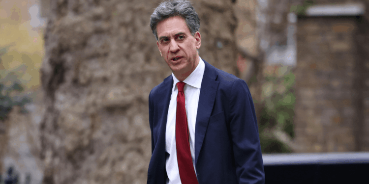 Ed Miliband to green light first major North Sea gas field in a decade amid mounting pressure