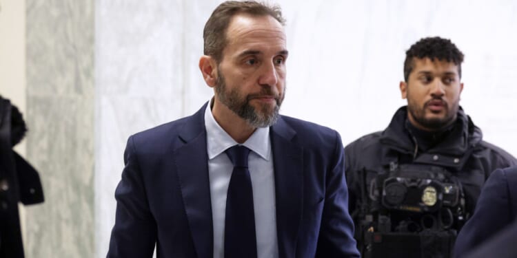 Ex-FBI Agents Sue After Firings Linked to Trump Investigation