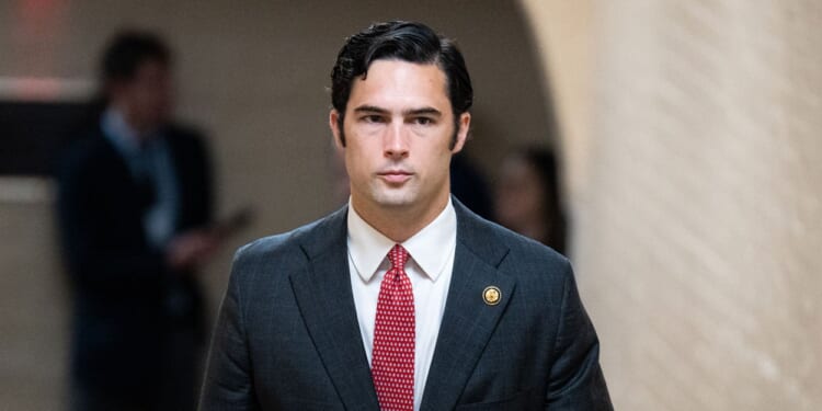 House GOP Defections Help Extend Haitians’ TPS