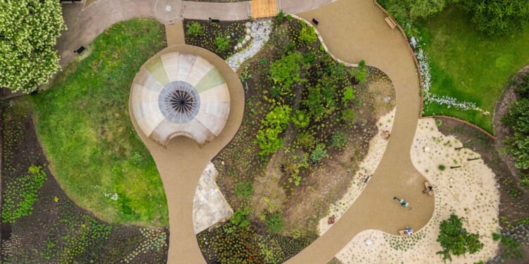 Kew Gardens to host lectures and retreats on theology and gardening