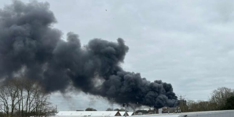 Kings Norton fire LIVE: Huge blaze erupts in Birmingham as smoke seen for miles | UK | News