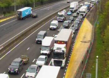 M1 traffic: Easter weekend delays as all lanes shut | UK | News