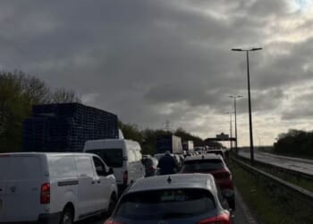 M4 traffic LIVE: Prince of Wales Bridge closed both ways sparking long delays | UK | News