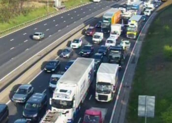 M6 traffic LIVE: Chaos on major motorway as crash sparks 90-minute delays and closures | UK | News
