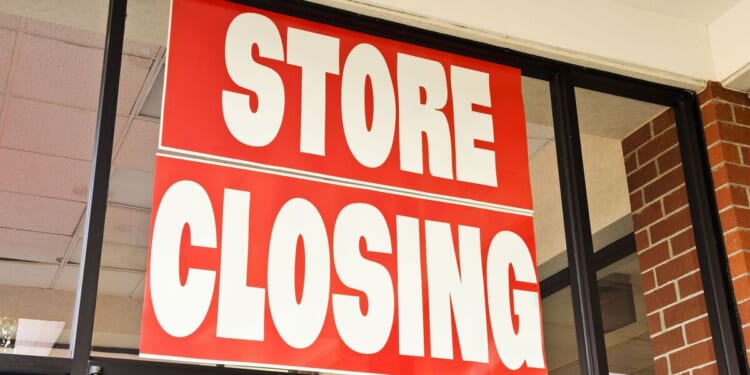 Major clothing retailer with 220 UK stores shuts huge branch today | UK | News