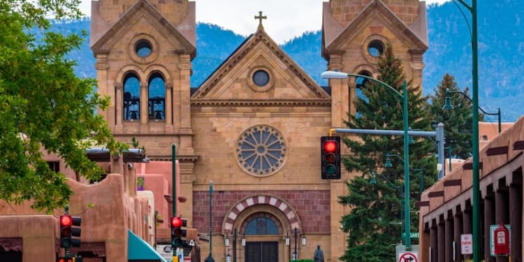 New Mexico archbishop promotes priest despite previous homosexual 'partnership'