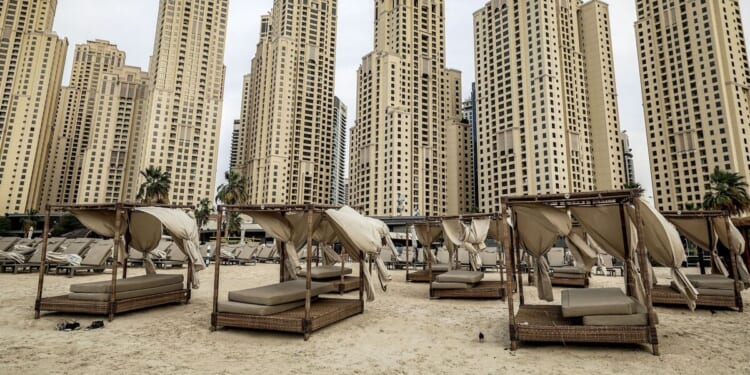 Panic in Dubai as city 'abandoned' by tourists - beaches left empty | World | News