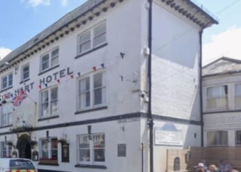 Police called as gang tries to storm Launceston pub leaving 'multiple people injured' | UK | News