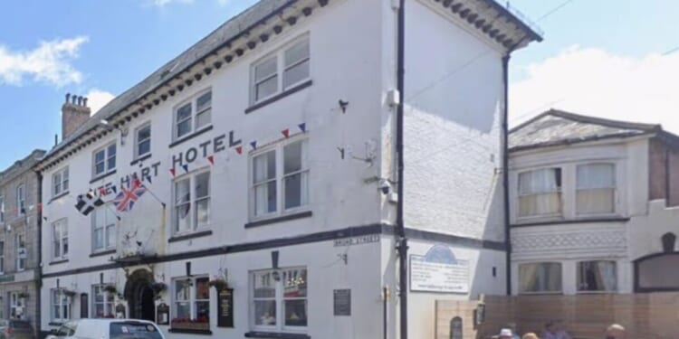 Police called as gang tries to storm Launceston pub leaving 'multiple people injured' | UK | News