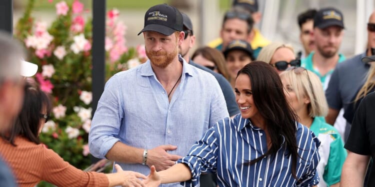 Royal Family LIVE: Harry and Meghan dealt blow as Aussies deliver brutal verdict on tour | Royal | News