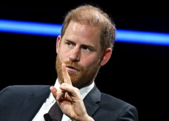 Royal Family LIVE: Prince Harry ‘shared intimate texts with journalist' court bombshell | Royal | News