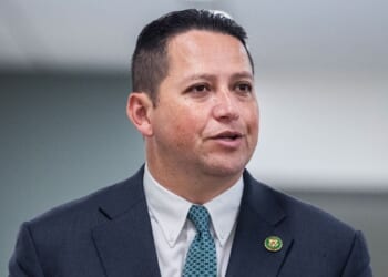 Sex Scandals End 2 Congressional Careers in 1 Day