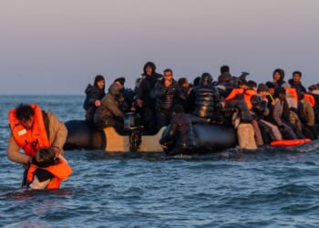 Smuggling gangs shamelessly boast about flooding UK with migrants | UK | News