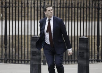 Starmer sacks Foreign Office chief Olly Robbins over Mandelson vetting | Politics | News