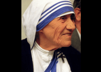 WATCH: Mother Teresa told priest Communion on the hand was 'worst evil' she'd ever seen
