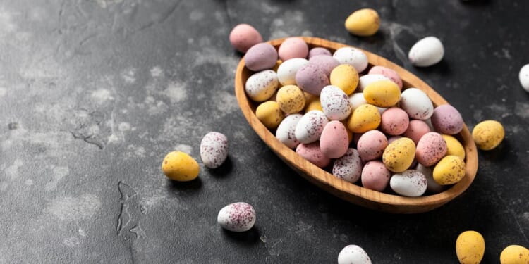 Woman opens £16 bag of Mini Eggs and is 'gobsmacked' by surprise | Weird | News