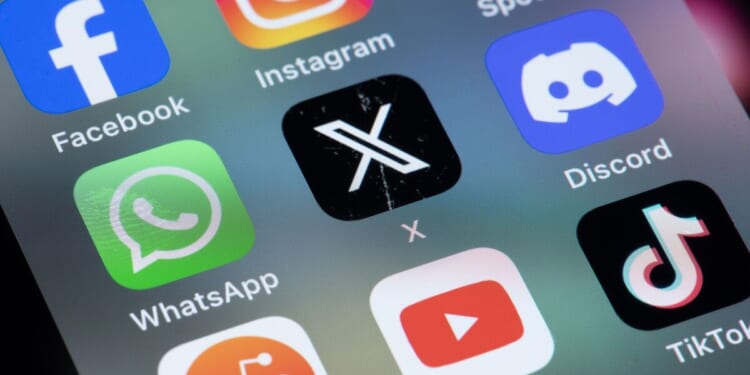 X down LIVE: Is Twitter down? Users report issues with social media accounts | World | News