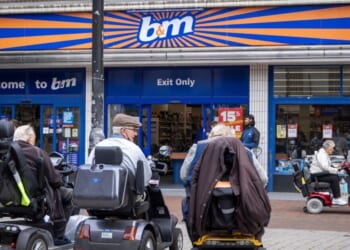 B&M announces 13,000 sq ft mega store in old Debenhams | UK | News