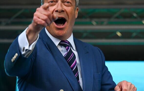 Farage says Labour will be 'smashed to smithereens' and predicts early general election