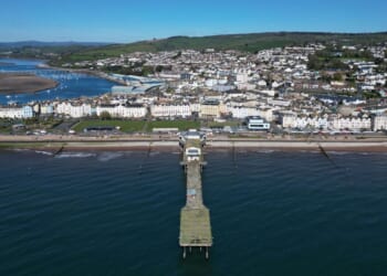 Huge boost for famous UK seaside town as new 36-metre tourist attraction opens | UK | News